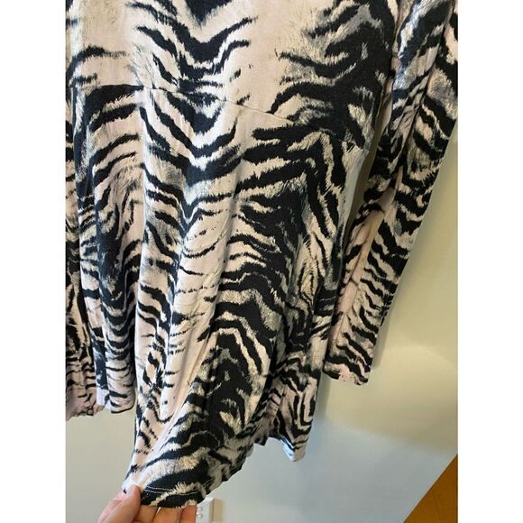 Carole Little Animal Print Tunic - Picture 4 of 6